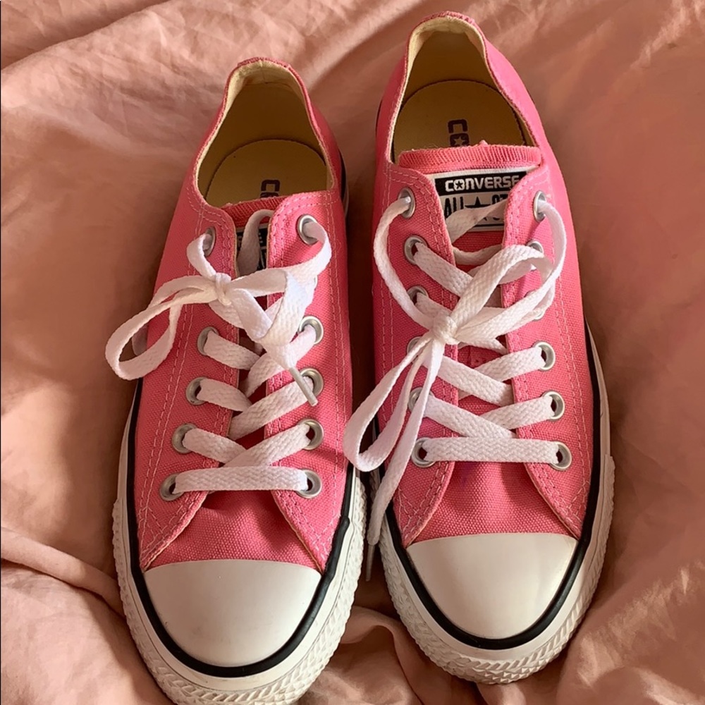 Bubblegum Pink Converse Size 6.5 (US)